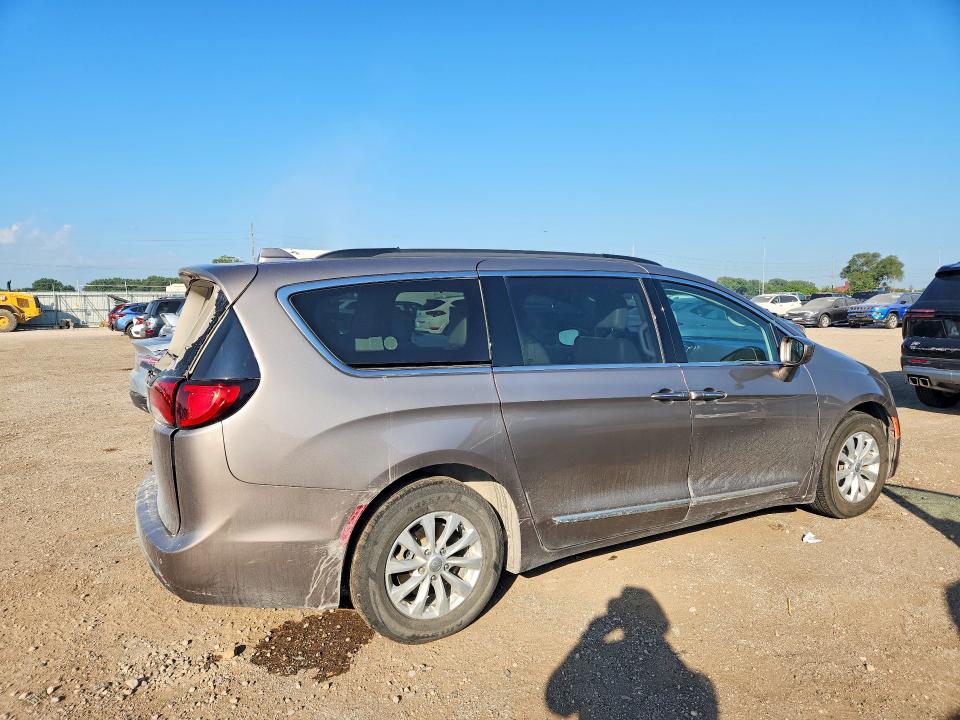 Продаж на аукціоні авто 2017 Chrysler Pacifica, vin: 2C4RC1BG8HR839717, номер лоту: 61226766