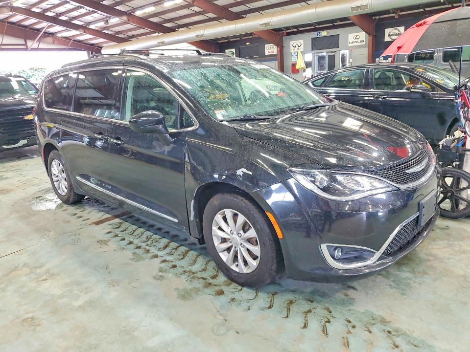 Продаж на аукціоні авто 2017 Chrysler Pacifica, vin: 2C4RC1BG8HR583692, номер лоту: 63364766