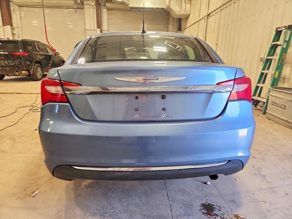 59828216 :رقم المزاد ، 1C3BC1FB5BN535950 vin ، 2011 Chrysler 200 مزاد بيع