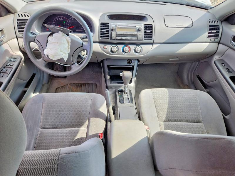 60861476 :رقم المزاد ، 4T1BE32K05U596880 vin ، 2005 Toyota Camry مزاد بيع