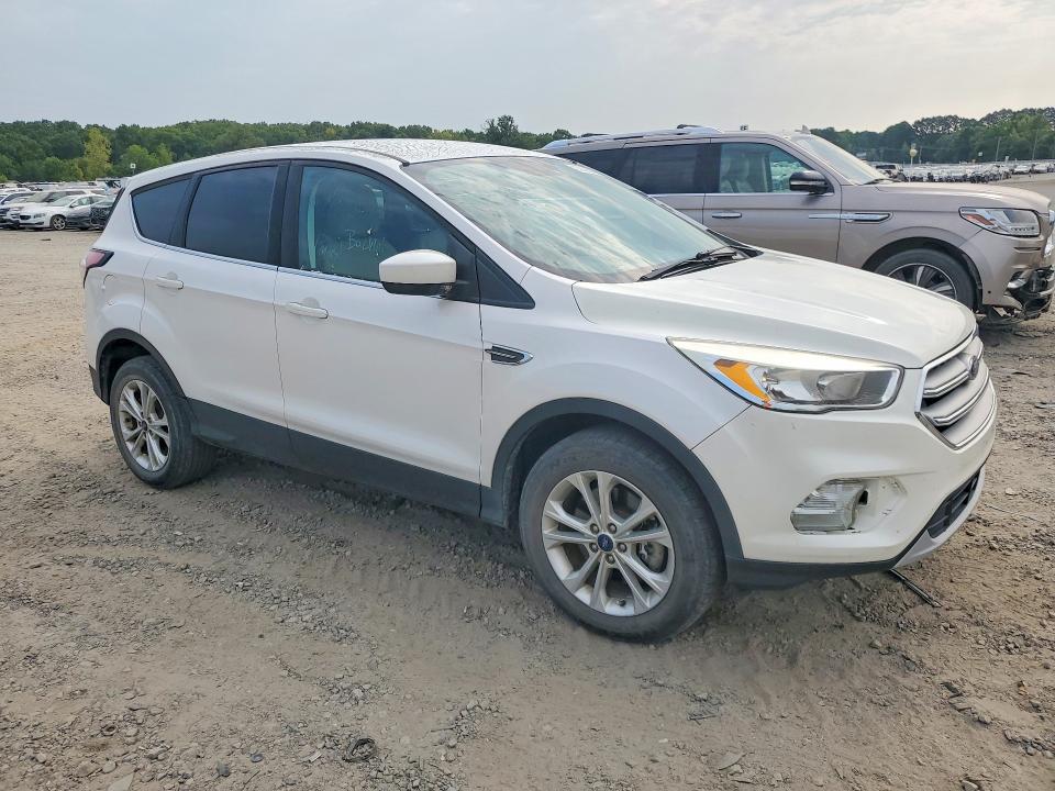 Продажа на аукционе авто 2017 Ford Escape, vin: 1FMCU0G92HUE30134, номер лота: 63055836