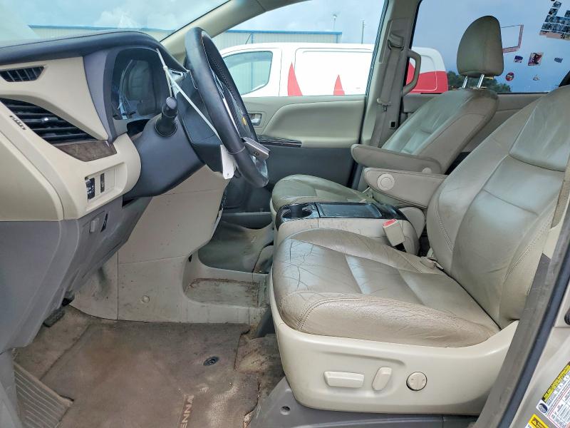 2017 Toyota Sienna მანქანა იყიდება აუქციონზე, vin: 5TDYZ3DC0HS777477, აუქციონის ნომერი: 62480616