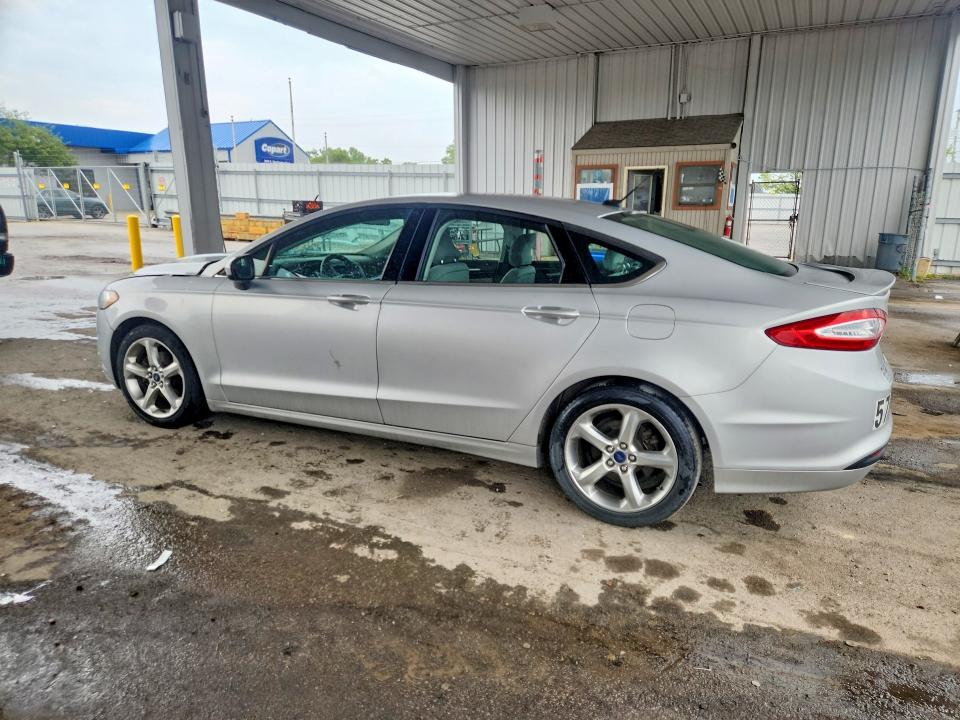 61763526 :رقم المزاد ، 3FA6P0G72GR380001 vin ، 2016 Ford Fusion مزاد بيع