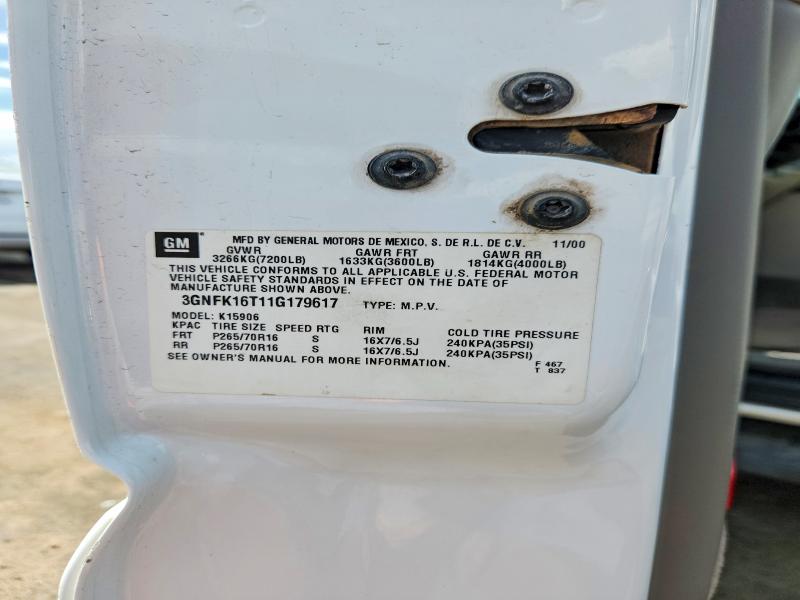 2001 Chevrolet Suburban მანქანა იყიდება აუქციონზე, vin: 3GNFK16T11G179617, აუქციონის ნომერი: 60829916