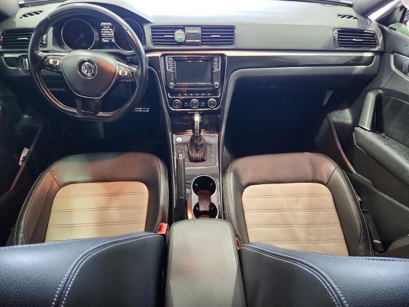 61727106 :رقم المزاد ، 1VWJM7A3XJC038648 vin ، 2018 Volkswagen Passat مزاد بيع