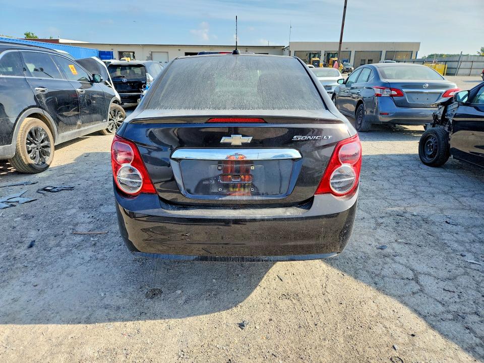 59613256 :رقم المزاد ، 1G1JC5SH1F4127202 vin ، 2015 Chevrolet Sonic مزاد بيع