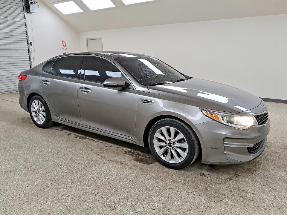 59365996 :رقم المزاد ، 5XXGU4L36JG213261 vin ، 2018 Kia Optima مزاد بيع