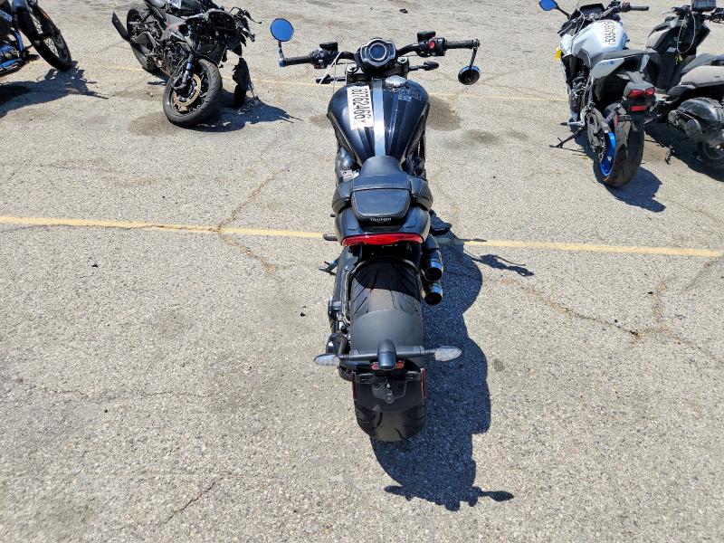 2022 Triumph Motorcycle Rocket 3 მანქანა იყიდება აუქციონზე, vin: SMTG11JX5NTAH2881, აუქციონის ნომერი: 60762466