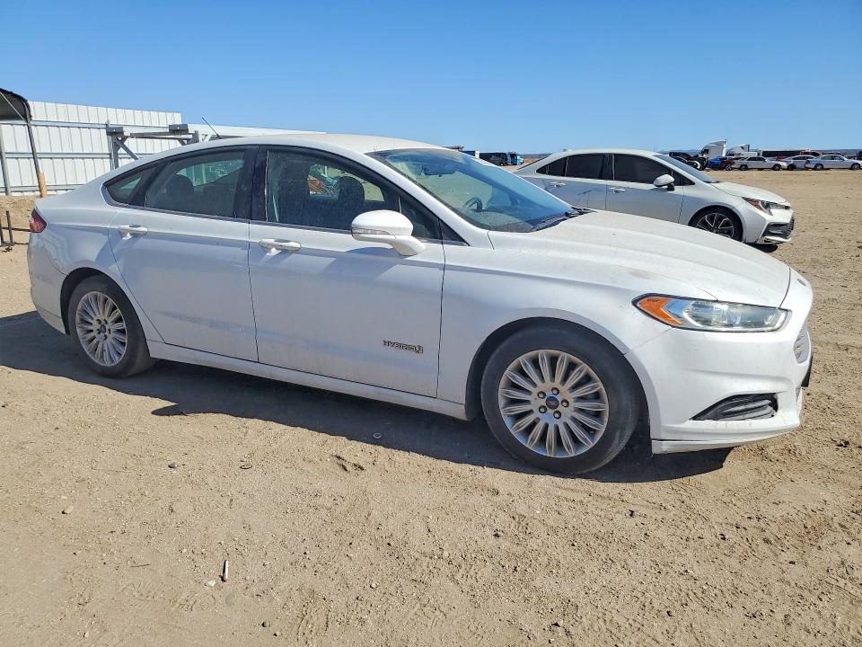 62842856 :رقم المزاد ، 3FA6P0LU6FR229687 vin ، 2015 Ford Fusion مزاد بيع