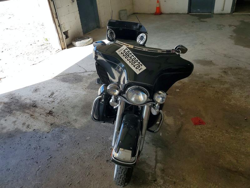 59659826 :رقم المزاد ، 1HD1FCW114Y630507 vin ، 2004 Harley-davidson Flhtcui مزاد بيع