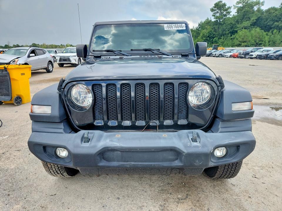 60616846 :رقم المزاد ، 1C4HJXDGXJW145593 vin ، 2018 Jeep Wrangler Unlimited مزاد بيع