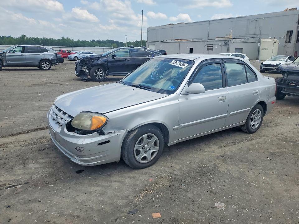 85637535 :رقم المزاد ، KMHCG45C24U552287 vin ، 2004 Hyundai Accent مزاد بيع