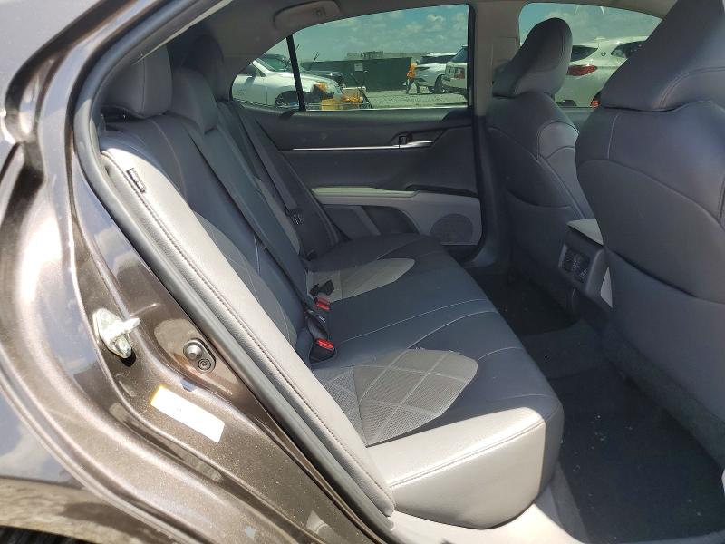 60939896 :رقم المزاد ، 4T1B11HK2KU159949 vin ، 2019 Toyota Camry مزاد بيع