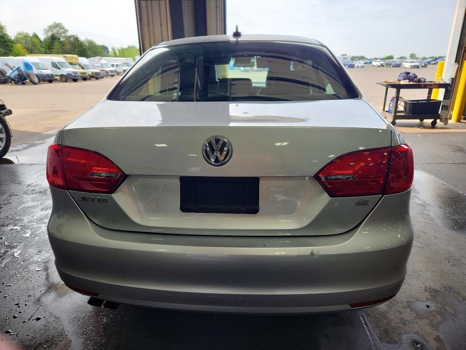 62796706 :رقم المزاد ، 3VWD07AJ4EM215223 vin ، 2014 Volkswagen Jetta مزاد بيع