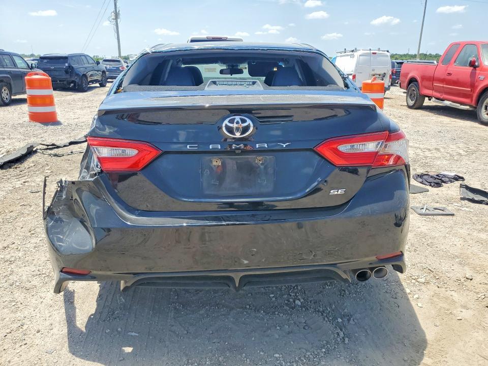 63373396 :رقم المزاد ، 4T1B11HK9JU158344 vin ، 2018 Toyota Camry مزاد بيع