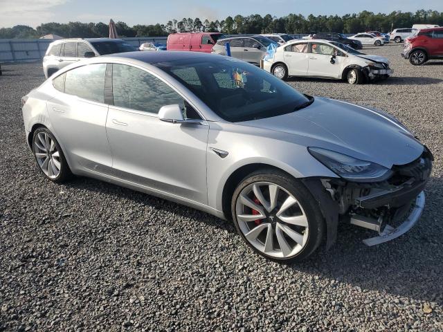 60736416 :رقم المزاد ، 5YJ3E1EB2JF083335 vin ، 2018 Tesla Model 3 مزاد بيع