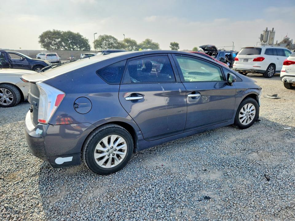 2014 Toyota Prius Plug-in Hybrid მანქანა იყიდება აუქციონზე, vin: JTDKN3DP7E3064478, აუქციონის ნომერი: 62874056