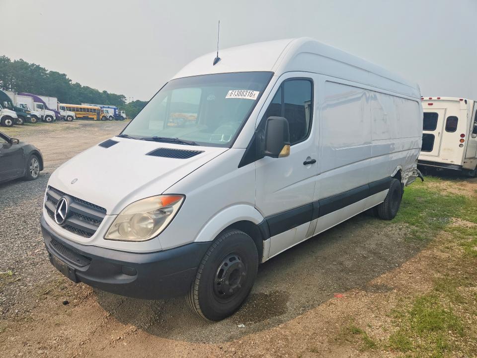 61388316 :رقم المزاد ، WD0PF445575203836 vin ، 2007 Dodge Sprinter مزاد بيع
