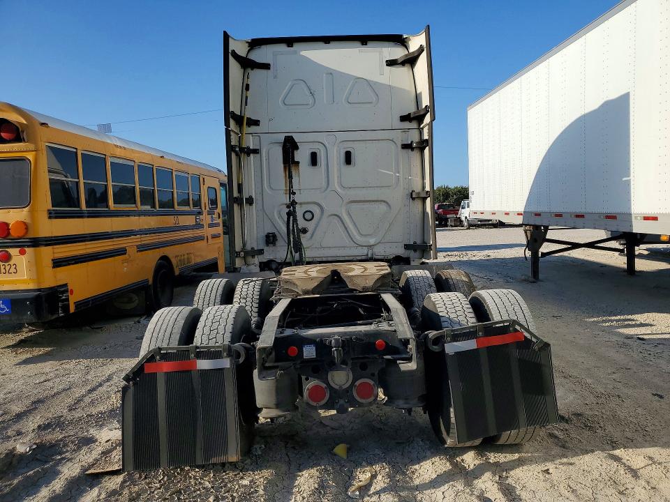 Продажа на аукционе авто 2021 Freightliner Cascadia 126, vin: 3AKJHHDVXMSMS1095, номер лота: 61561696