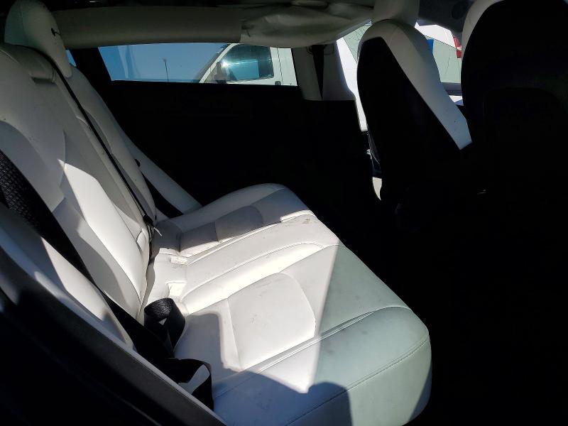 62534126 :رقم المزاد ، 5YJ3E1EB6NF204745 vin ، 2022 Tesla Model 3 مزاد بيع