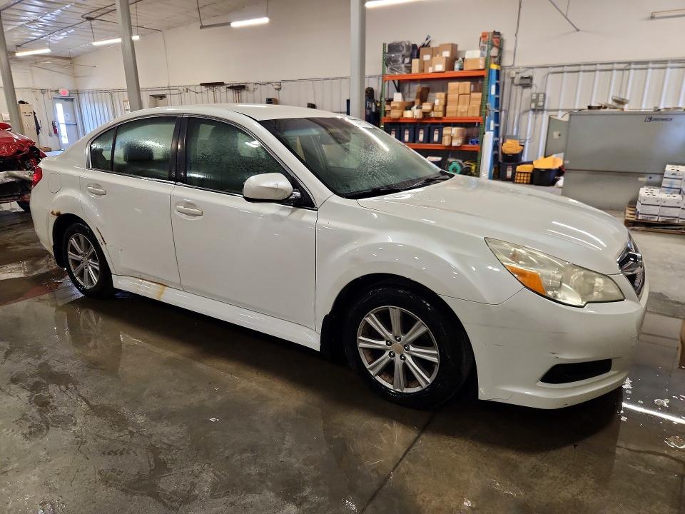 62449516 :رقم المزاد ، 4S3BMCC66B3215558 vin ، 2011 Subaru Legacy مزاد بيع