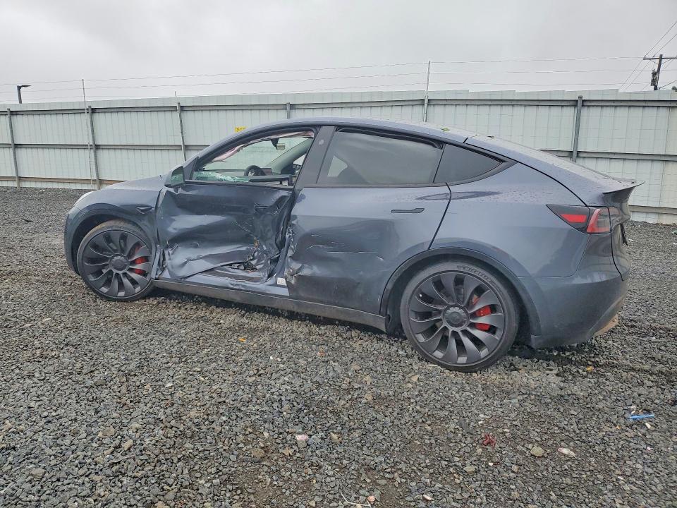 60009976 :رقم المزاد ، 7SAYGDEF0PF858571 vin ، 2023 Tesla Model Y مزاد بيع