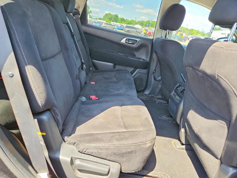 61762926 :رقم المزاد ، 5N1AR2MM6FC674577 vin ، 2015 Nissan Pathfinder مزاد بيع