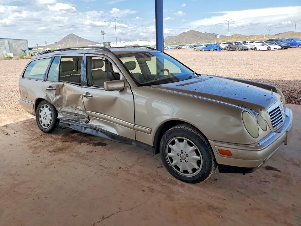 61639356 :رقم المزاد ، WDBJH82F8XX026830 vin ، 1999 Mercedes-benz E مزاد بيع
