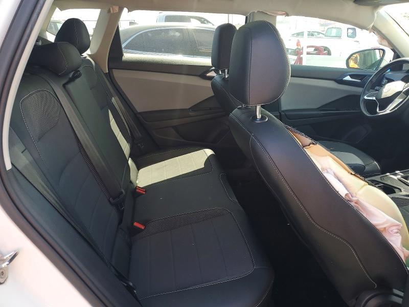 61410496 :رقم المزاد ، 3VVLX7B24NM058408 vin ، 2022 Volkswagen Taos مزاد بيع