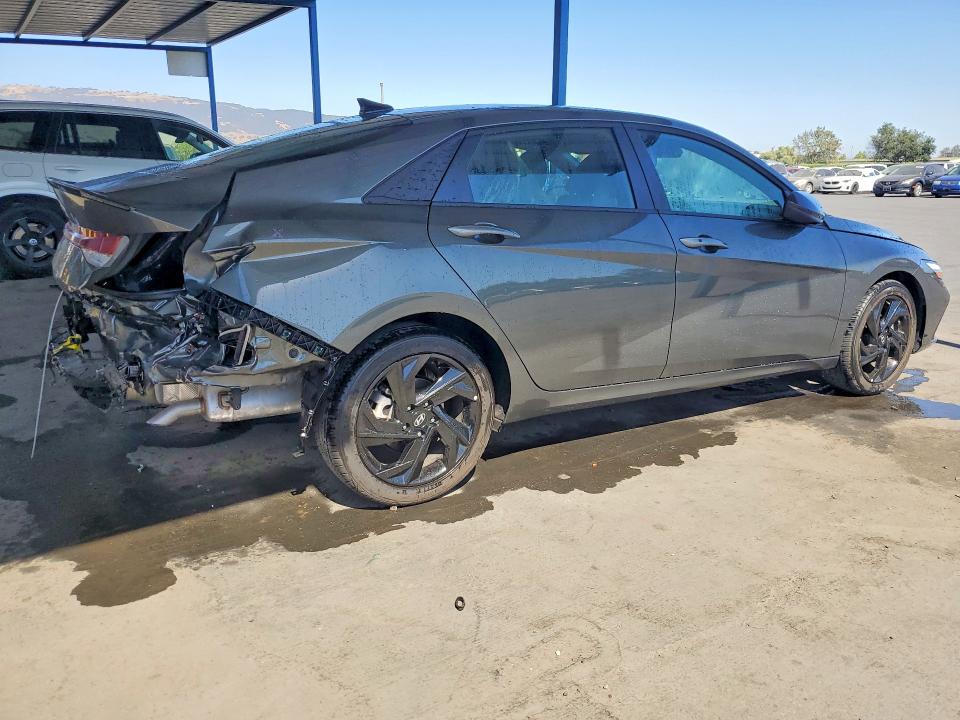 60891556 :رقم المزاد ، KMHLM4DG1TU170621 vin ، 2026 Hyundai Elantra مزاد بيع