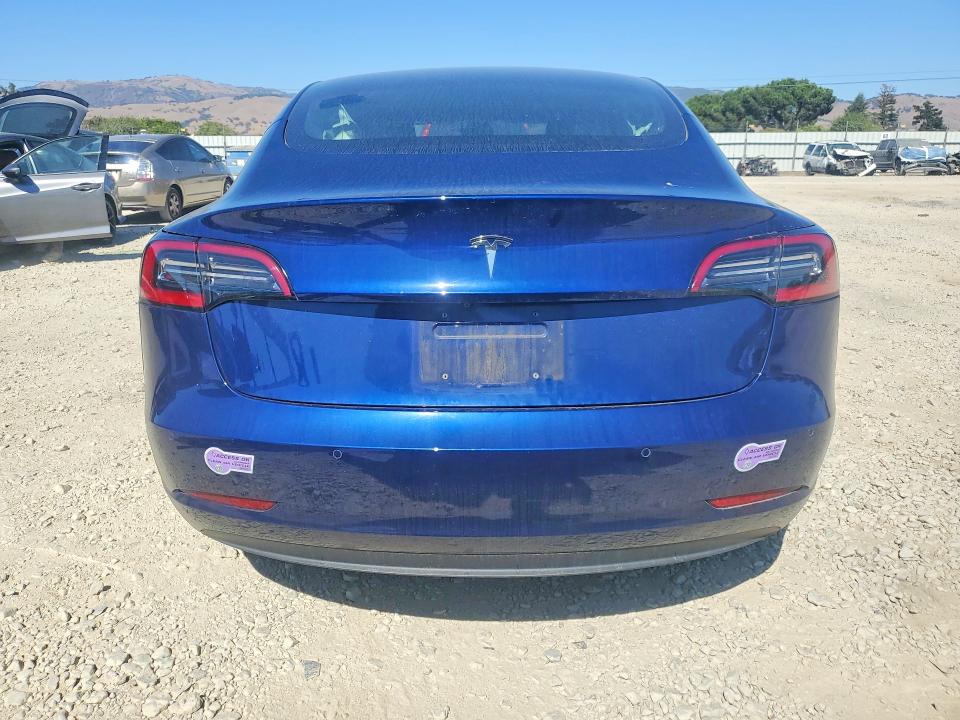 Продажа на аукционе авто 2018 Tesla Model 3, vin: 5YJ3E1EA1JF102397, номер лота: 62863856