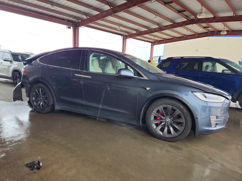 Продаж на аукціоні авто 2018 Tesla Model X, vin: 5YJXCDE44JF081127, номер лоту: 61046746