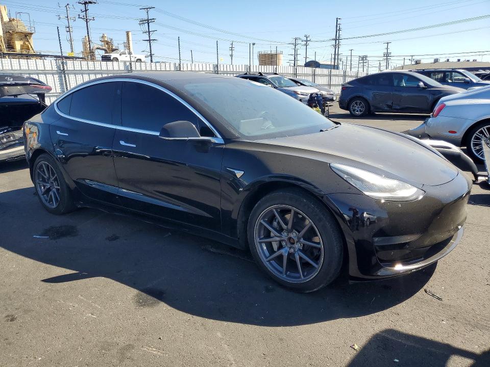 60870126 :رقم المزاد ، 5YJ3E1EB4LF735164 vin ، 2020 Tesla Model 3 مزاد بيع