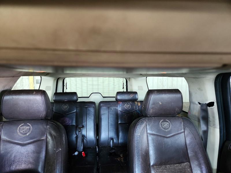 2011 Cadillac Escalade მანქანა იყიდება აუქციონზე, vin: 1GYS4KEF3BR400374, აუქციონის ნომერი: 61120896
