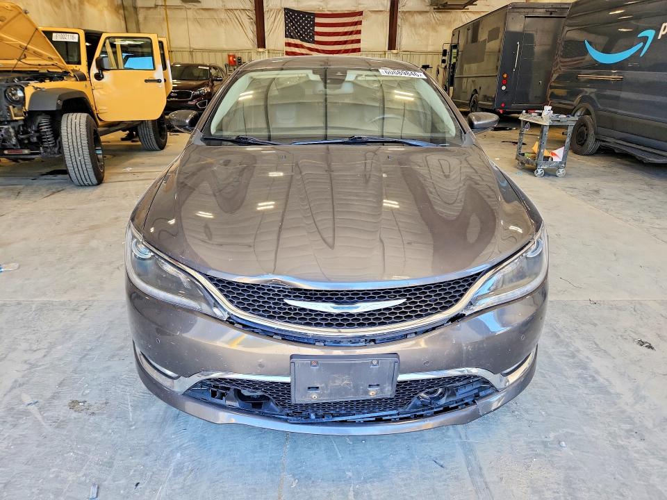 60689846 :رقم المزاد ، 1C3CCCEG2FN593176 vin ، 2015 Chrysler 200 مزاد بيع