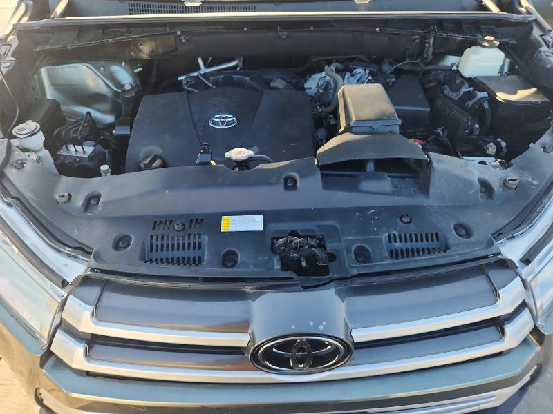 62607866 :رقم المزاد ، 5TDJZRFH3KS940661 vin ، 2019 Toyota Highlander مزاد بيع