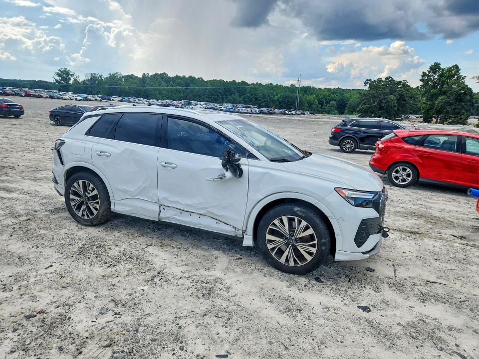 2023 Audi Q4 E-tron მანქანა იყიდება აუქციონზე, vin: WA1BCBFZ7PP035325, აუქციონის ნომერი: 60214366