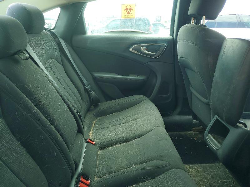 60850126 :رقم المزاد ، 1C3CCCAB6FN600236 vin ، 2015 Chrysler 200 مزاد بيع
