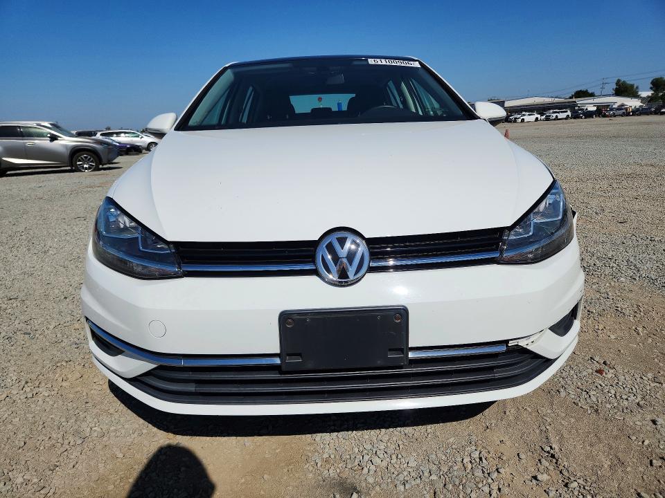 61100906 :رقم المزاد ، 3VWG57AU6MM005018 vin ، 2021 Volkswagen Golf مزاد بيع