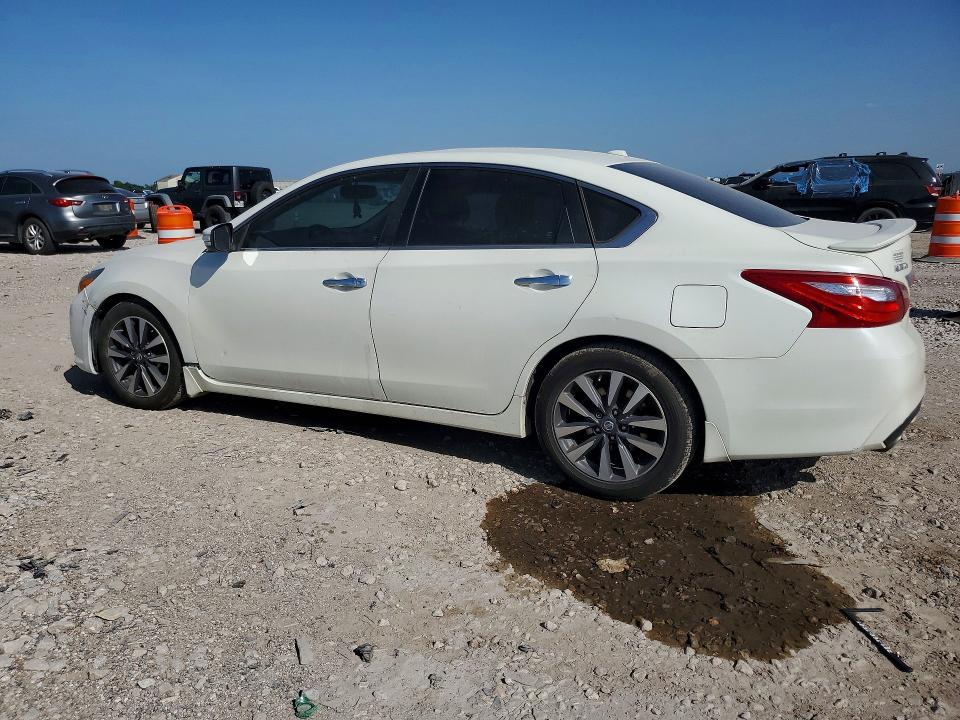 Продажа на аукционе авто 2017 Nissan Altima, vin: 1N4AL3APXHC122356, номер лота: 61925136