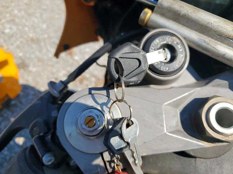 58447136 :رقم المزاد ، JKAZXCD1X6A013925 vin ، 2006 Kawasaki Zx1000 مزاد بيع