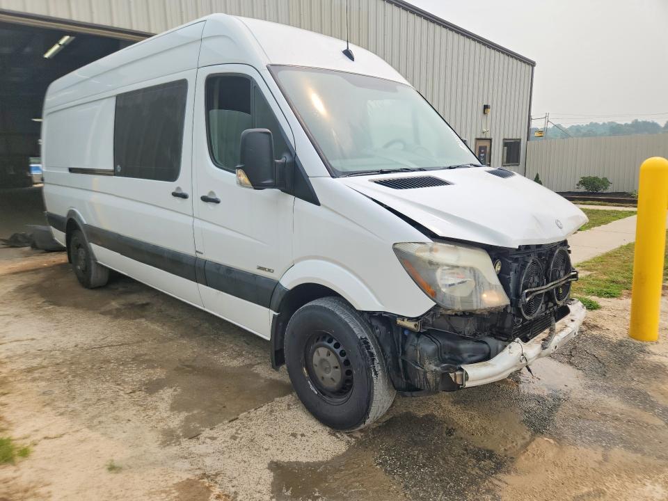 60666896 :رقم المزاد ، WD3PE8DC4E5823781 vin ، 2014 Mercedes-benz Sprinter مزاد بيع