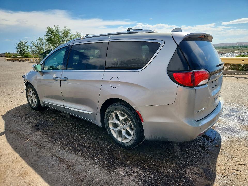 Продажа на аукционе авто 2018 Chrysler Pacifica, vin: 2C4RC1GG4JR272145, номер лота: 61032276