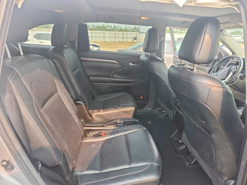61361006 :رقم المزاد ، 5TDDKRFH8GS337276 vin ، 2016 Toyota Highlander مزاد بيع