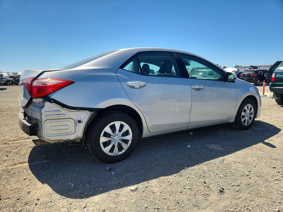 61060336 :رقم المزاد ، 5YFBURHE8HP658328 vin ، 2017 Toyota Corolla مزاد بيع