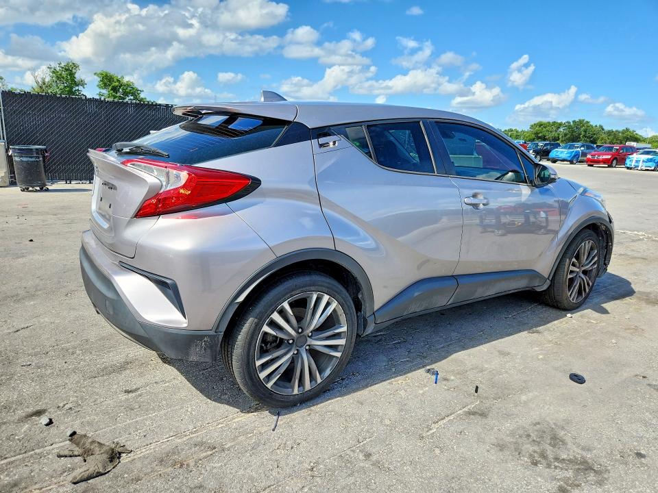 59062876 :رقم المزاد ، NMTKHMBX9LR106823 vin ، 2020 Toyota C-hr مزاد بيع