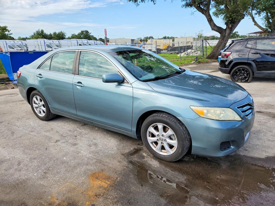 60000646 :رقم المزاد ، 4T1BF3EK8AU571101 vin ، 2010 Toyota Camry مزاد بيع