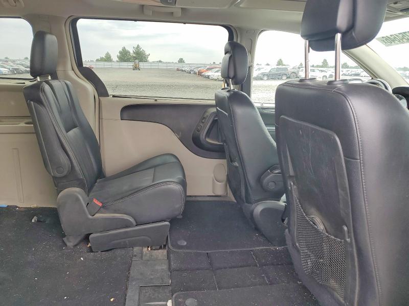 60754646 :رقم المزاد ، 2C4RC1CGXFR627168 vin ، 2015 Chrysler Town & Country مزاد بيع