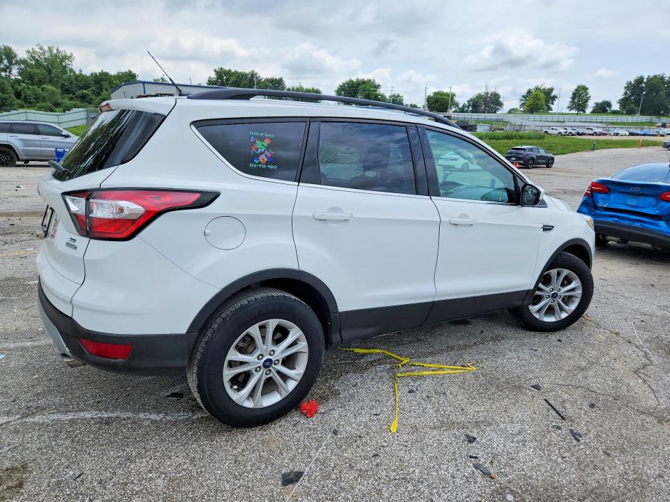 Продажа на аукционе авто 2018 Ford Escape, vin: 1FMCU0GD1JUC59631, номер лота: 60668456