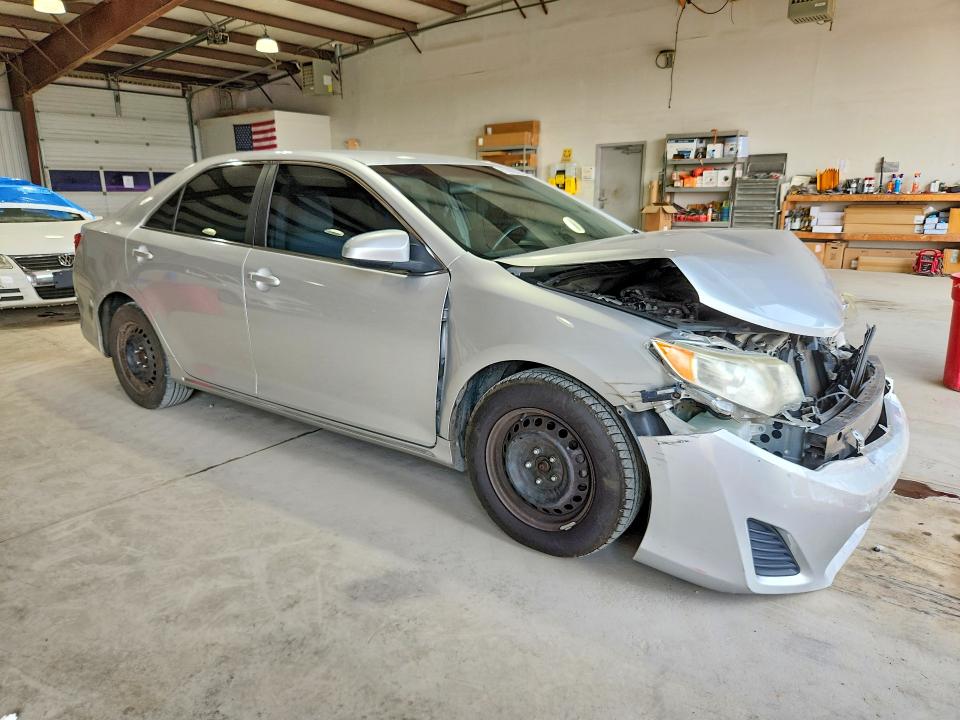 61443626 :رقم المزاد ، 4T4BF1FK4ER363358 vin ، 2014 Toyota Camry مزاد بيع